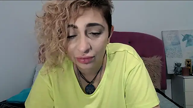 Snapshot of AAARUNY chatting on September 24, 12:37 pm AAARUNY online show from September 24, 12:37 pm