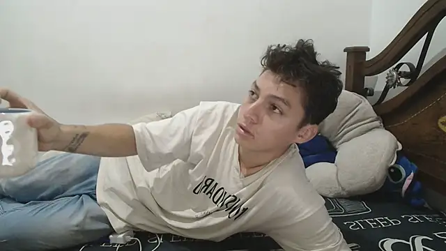 Aria Arthur online show from October 10, 10:20 am