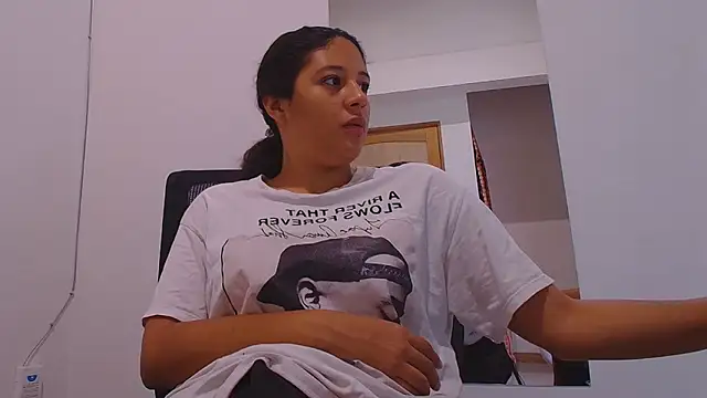 Aria Arthur online show from September 10, 12:05 pm