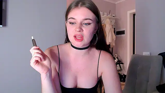 AlexaButttler online show from November 13, 9:58 pm