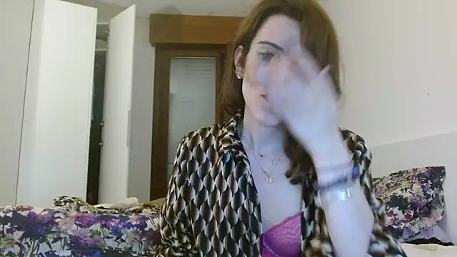 Snapshot of refem9 chatting on September 19, 6:18 pm refem9 online show from September 19, 6:18 pm