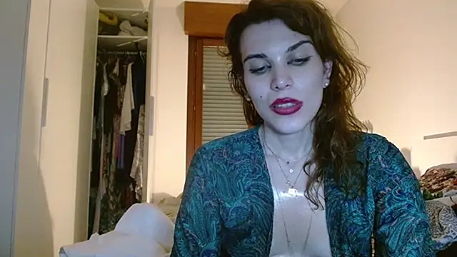 Snapshot of refem9 chatting on October 9, 10:03 pm refem9 online show from October 9, 10:03 pm