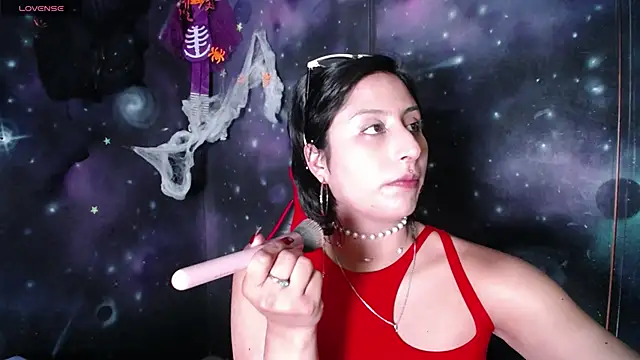 CristaldelLeon s online show from October 15, 7:49 pm