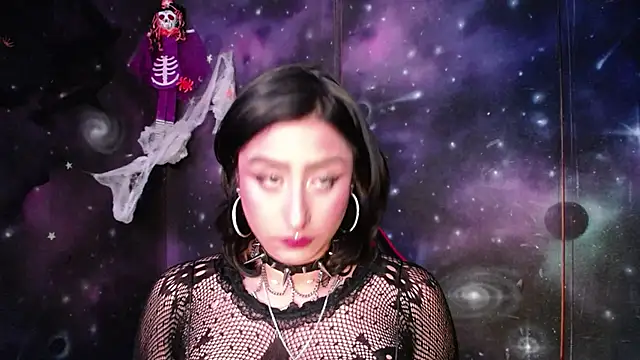 CristaldelLeon s online show from October 10, 8:14 pm