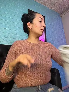 SALOME KORLAND online show from April 7, 5:15 pm