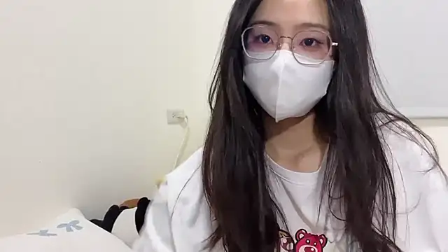 Snapshot of LHeart chatting on September 23, 4:38 pm LHeart online show from September 23, 4:38 pm