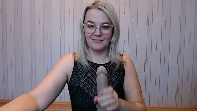 EleanoraDream online show from November 11, 6:20 am