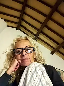 Snapshot of clarabell4 chatting on September 14, 7:23 pm clarabell4 online show from September 14, 7:23 pm