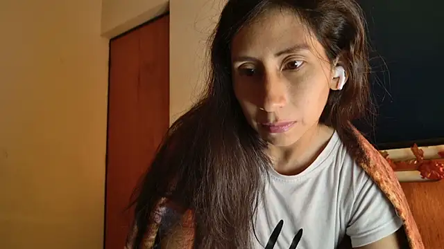 Snapshot of _MoonLipson_ chatting on October 15, 5:54 am MoonLipson online show from October 15, 5:54 am