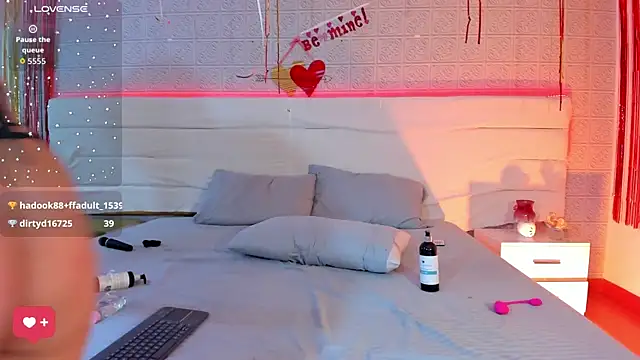 KamileBlake online show from September 28, 6:09 am