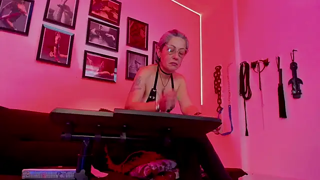 MistressNyx cg online show from November 5, 3:28 pm