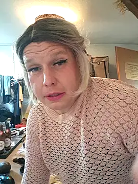 VanessaSissyGay online show from October 31, 7:23 am