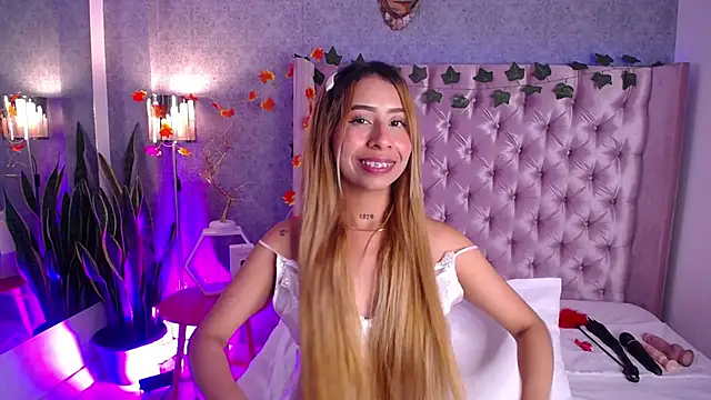 laila stilwiills online show from November 21, 4:36 am