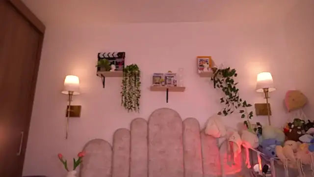 violeth     online show from December 16, 1:39 pm