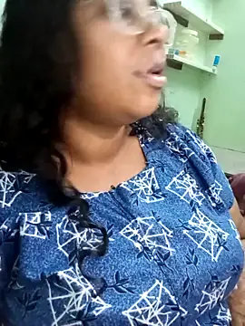 Snapshot of zara-mallus chatting on September 11, 9:04 pm zara-mallus online show from September 11, 9:04 pm