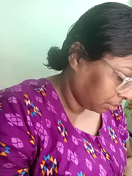 Snapshot of zara-mallus chatting on September 15, 7:43 pm zara-mallus online show from September 15, 7:43 pm