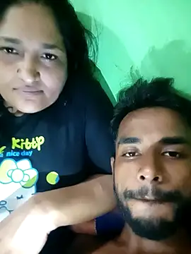 Hotty-couple063 online show from September 25, 5:44 pm