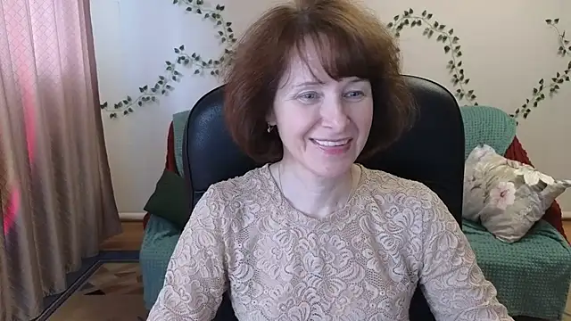 Lia Tito online show from April 14, 1:00 pm