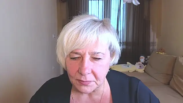 Snapshot of Milana_Milky chatting on October 14, 6:38 am Milana Milky online show from October 14, 6:38 am