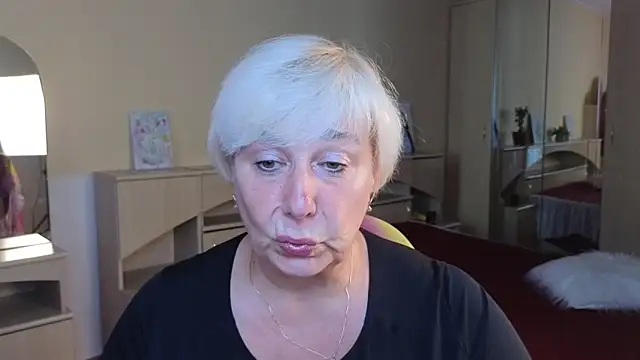 Snapshot of Milana_Milky chatting on September 21, 6:12 am Milana Milky online show from September 21, 6:12 am