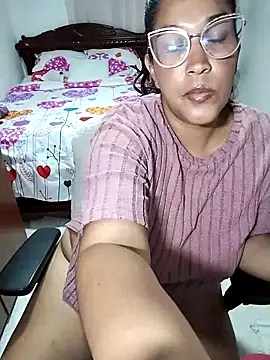 Snapshot of Ivy_horse_ chatting on September 18, 3:27 am Ivy horse online show from September 18, 3:27 am