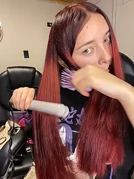 Karen18 boobs online show from February 28, 3:39 am