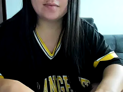 milla moon 24 online show from November 17, 12:44 am