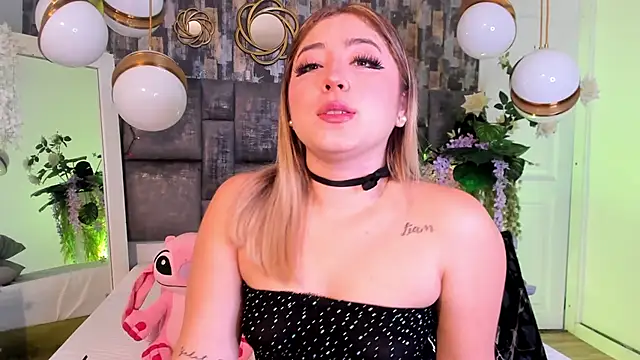 PatyLawrence online show from February 3, 4:21 am