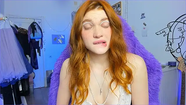 annkeenon online show from February 24, 9:13 pm