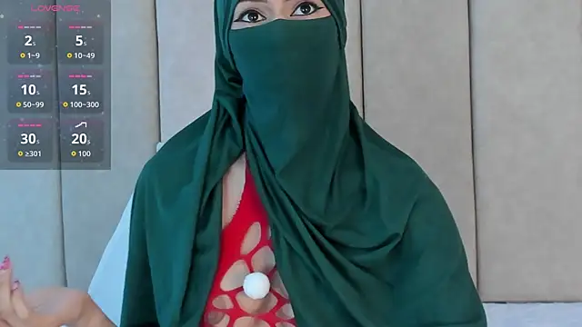  Zahiira  online show from December 4, 1:02 pm