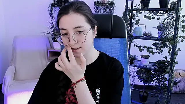 VirtuallVoyant online show from February 18, 6:56 am