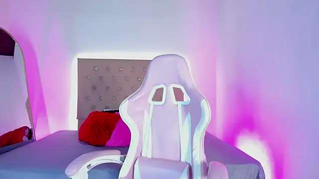 Zafiro  Brown online show from September 12, 1:18 pm