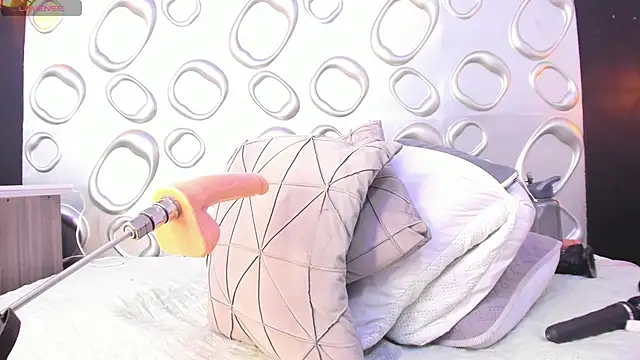 Skylar Smith  online show from February 12, 7:59 pm