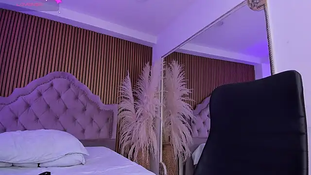 Starbutterflyy  online show from February 16, 7:52 am