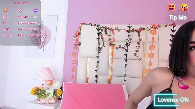 Snapshot of Silvana-Castro chatting on October 3, 11:15 am Silvana-Castro online show from October 3, 11:15 am