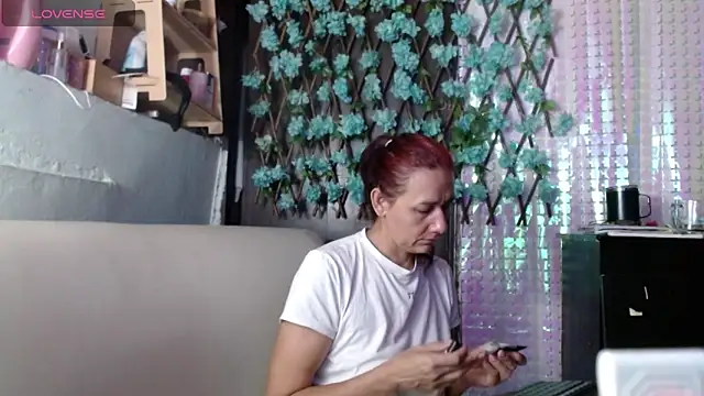 darling hott online show from April 21, 11:06 am