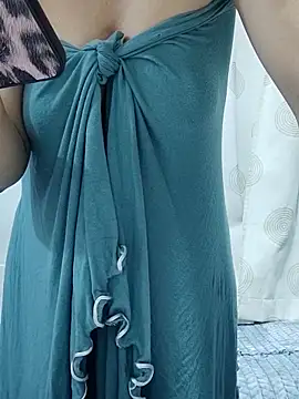 Snapshot of linakhalifa chatting on September 19, 11:37 pm linakhalifa online show from September 19, 11:37 pm