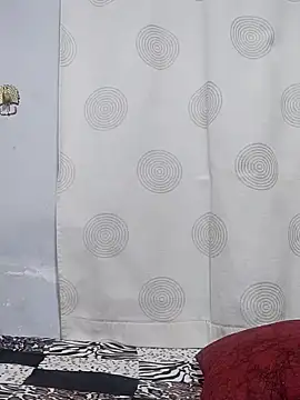 Snapshot of linakhalifa chatting on October 10, 2:05 am linakhalifa online show from October 10, 2:05 am