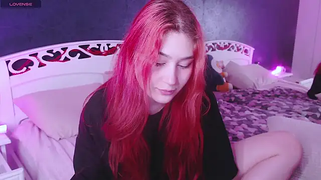 Lili Luuu online show from January 19, 3:46 am