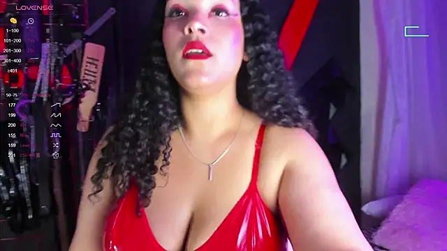 ivonne diaz1 online show from May 28, 7:45 pm