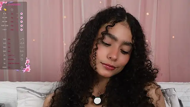 Snapshot of Victoria_Curly chatting on October 19, 4:03 am Victoria Curly online show from October 19, 4:03 am