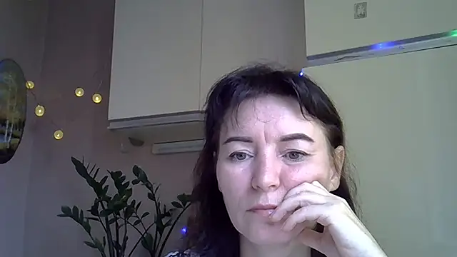 Krystal 82 online show from October 22, 8:52 am