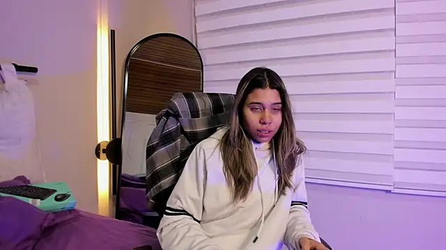 Snapshot of Rachell_criss chatting on October 3, 5:12 am Rachell criss online show from October 3, 5:12 am