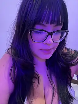 Emily Taylor2 online show from April 22, 1:57 am