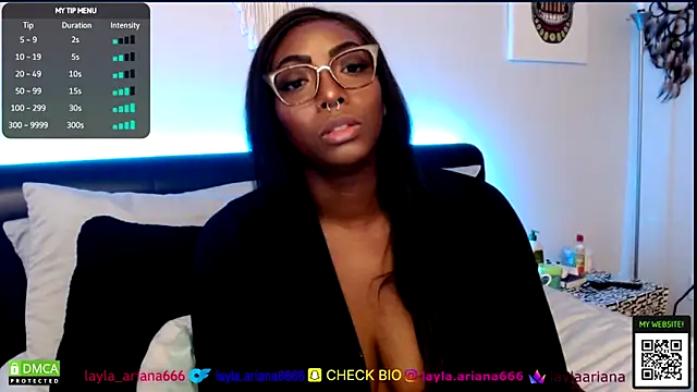 LaylaAriana online show from November 7, 3:45 am