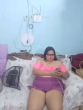 miroqui143 online show from February 13, 12:34 am