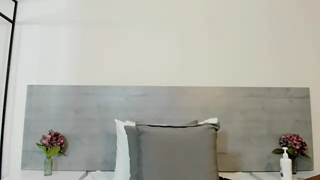 sunnyWhitee online show from October 27, 7:08 pm