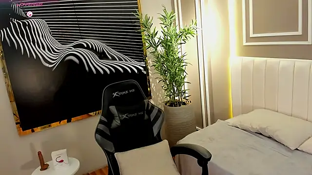 Skyyle  online show from November 25, 12:51 pm