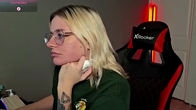 Snapshot of Charlies_world chatting on September 22, 5:33 pm Charlies world online show from September 22, 5:33 pm