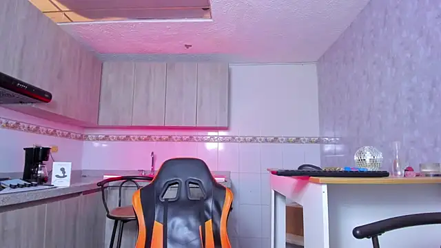 ZaiMoon  online show from December 3, 9:39 pm